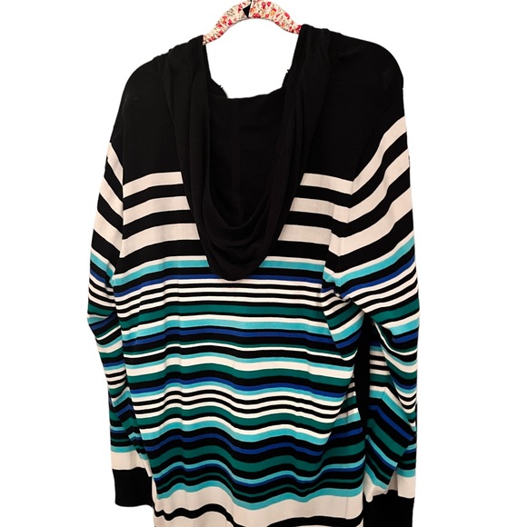 TOMMY HILFIGER! NEW WITH TAGS! HOODIE!! - Picture 2 of 6